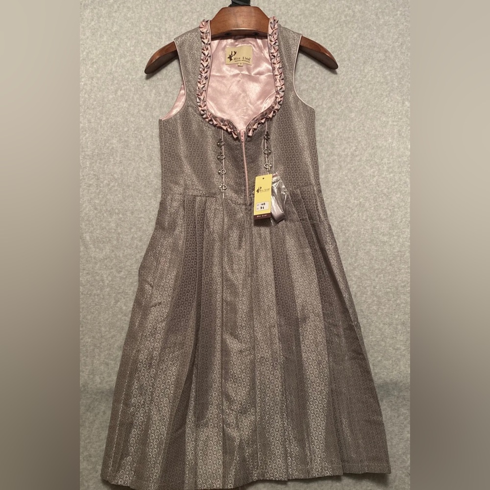 Alte Liebe Women Sz 34/US 4 German Dirndl Dress Bavarian Lace Up Sleeveless. NWT